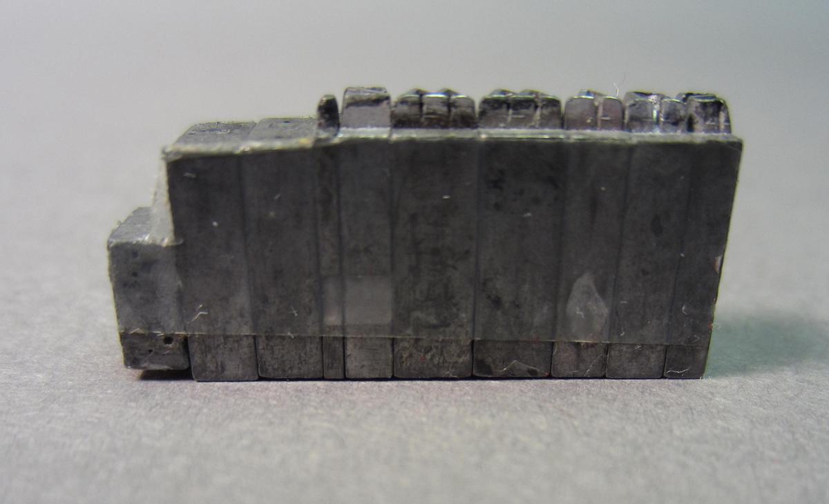 1983.0117 D Marking stamp, Side