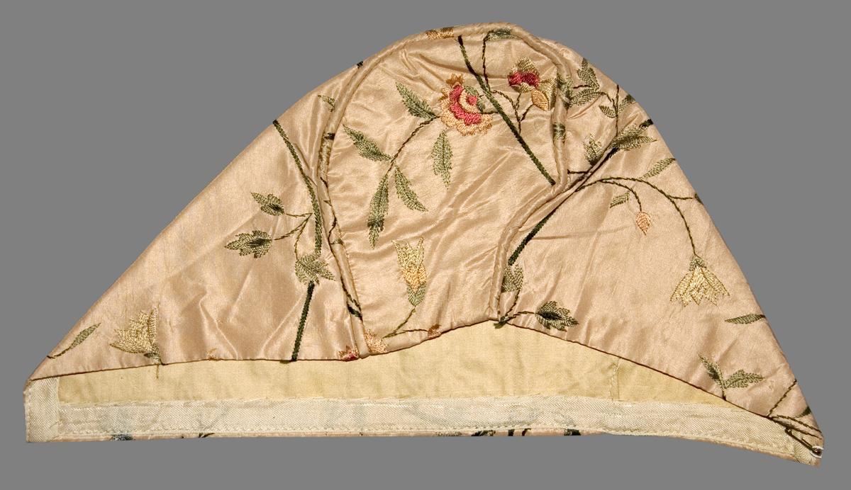 1983.0118 K Slip Cover