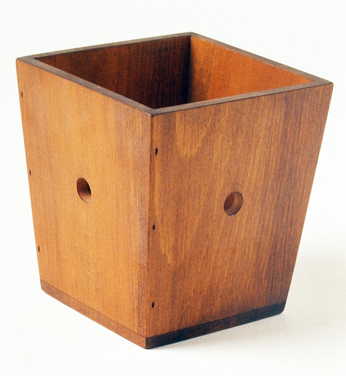 1983.0128 Berry Box