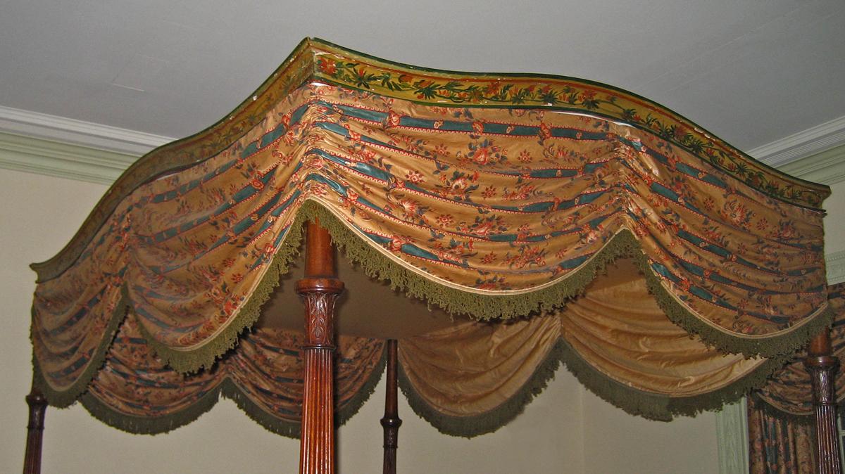 1952.0340.003 Bed hangings, valances
