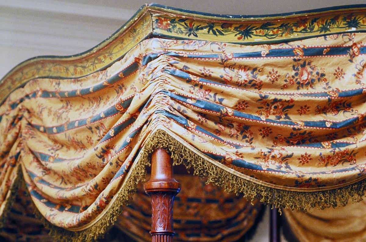 1952.0340.003 A, B Bed Hanging, Valance , Detail