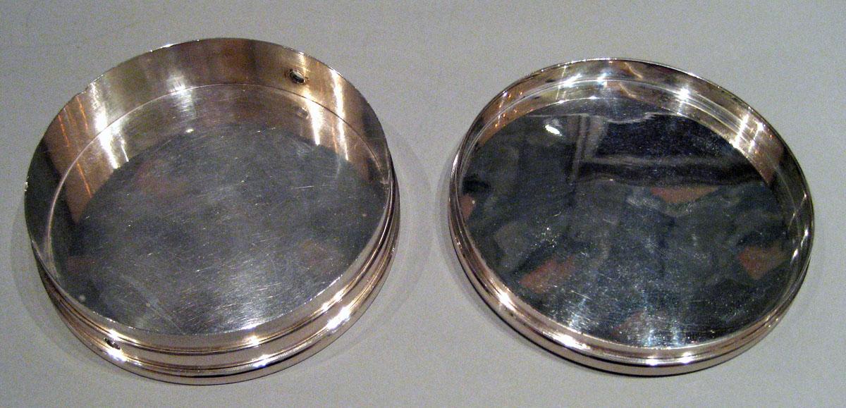 1957.1419 Silver Seal Box interior