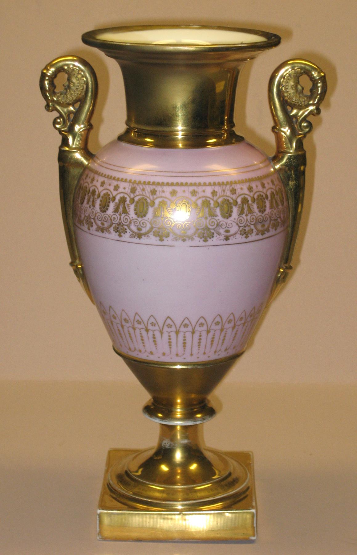 1957.1430.001 Porcelain Lafayette vase (back)