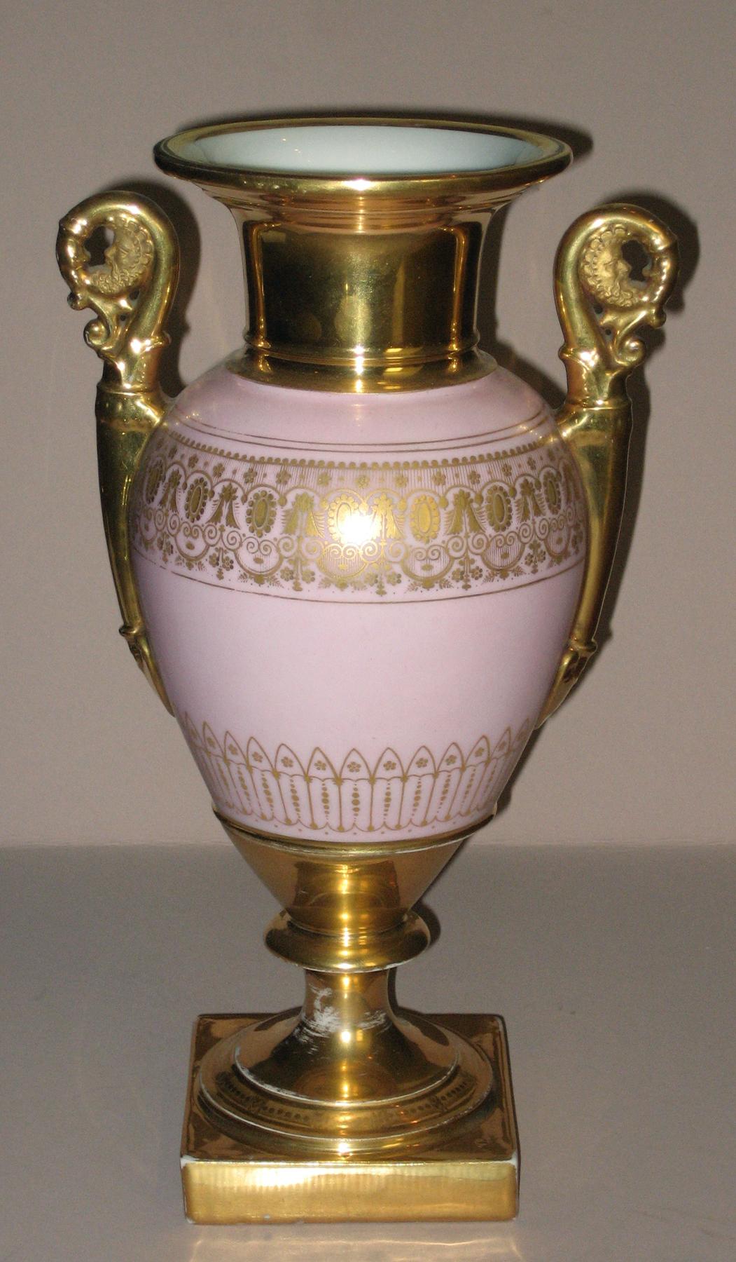 1957.1430.002 Porcelain Lafayette vase (back)