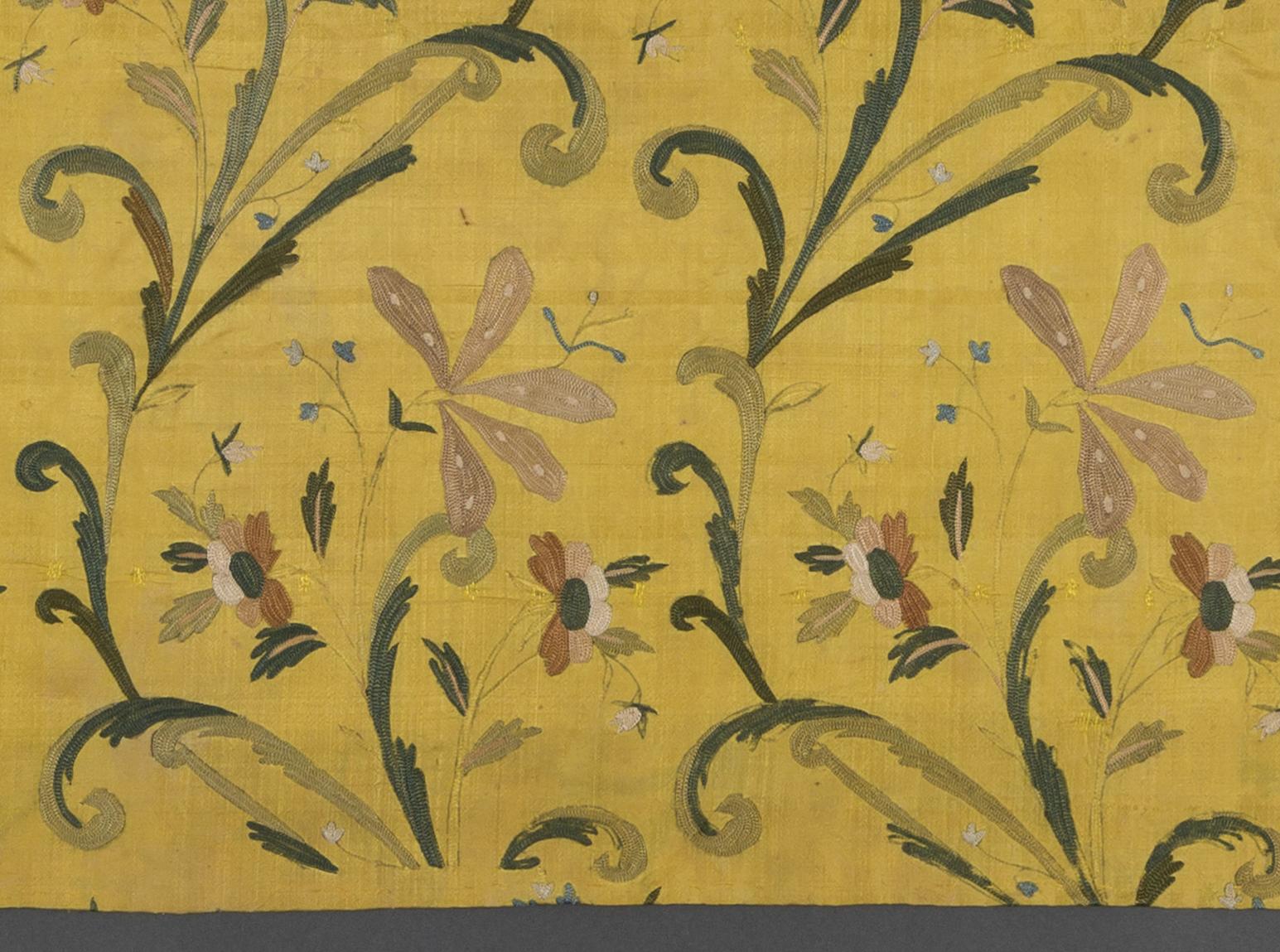 1983.0199.001 Textile, embroidered, detail 3