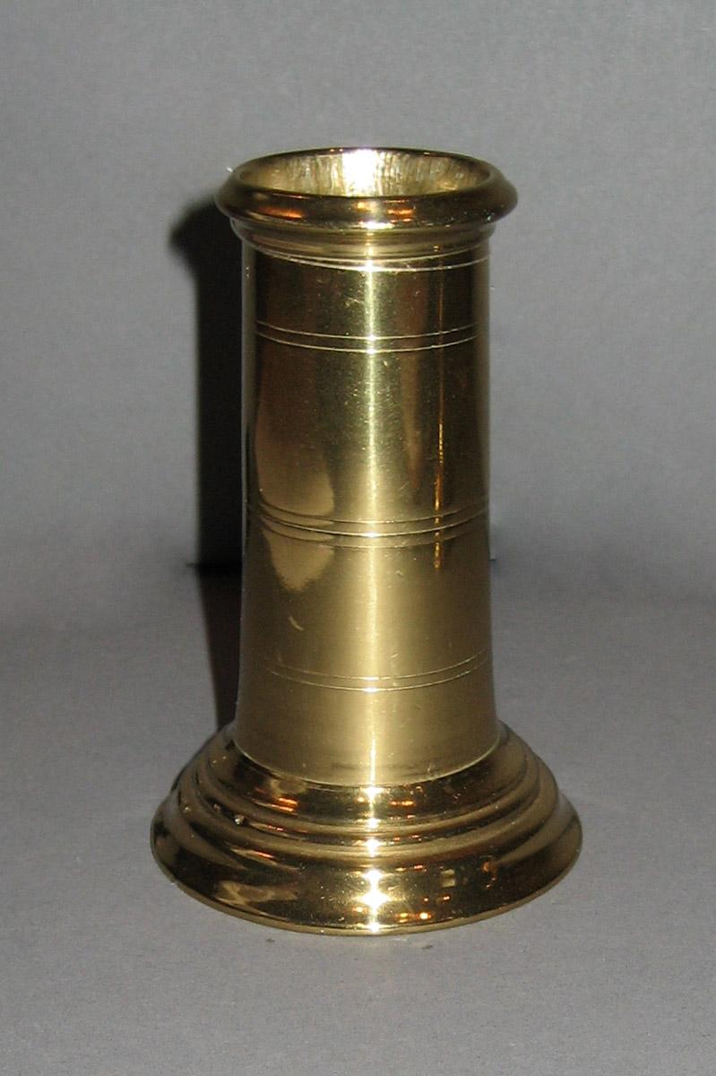 1983.0208 Spill Vase