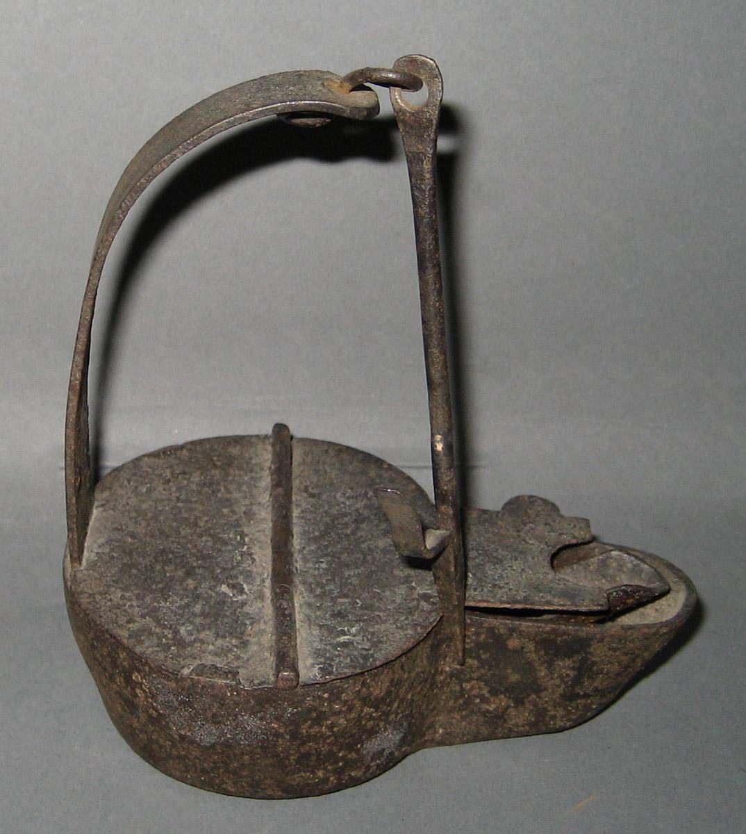1983.0235 Lamp