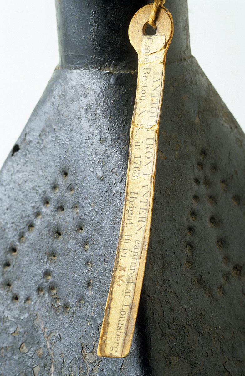1983.0238 Lantern, Detail