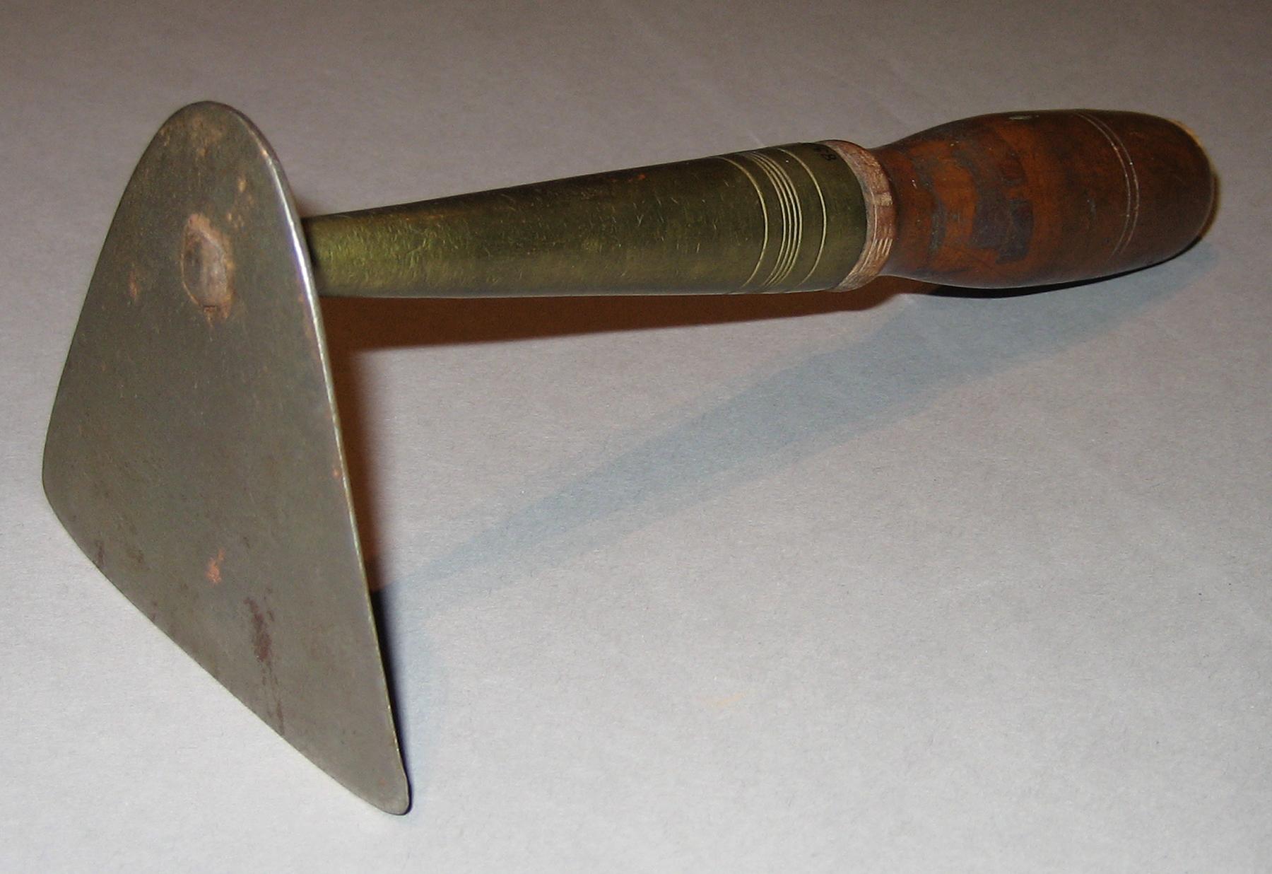 1983.0240 Dough scraper
