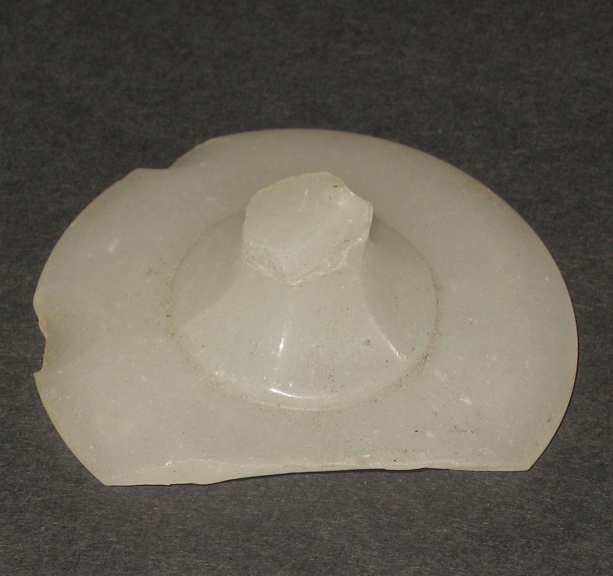 1958.0002.006.011 Glass fragment