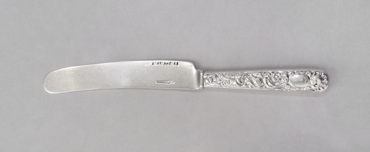 1983.0244.020.003 Knife, underside