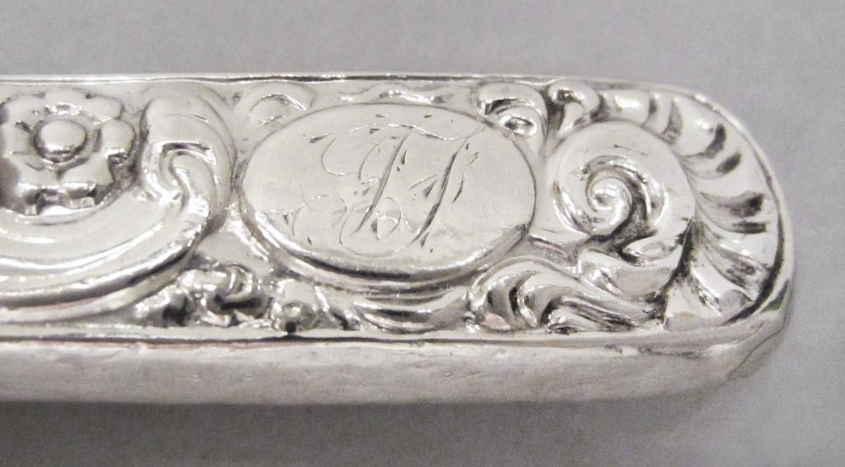 1983.0244.020.003 Knife, engraving