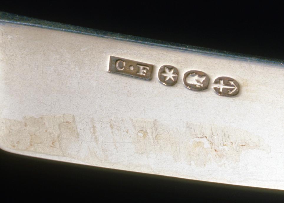 1983.0244.020.004 Knife, detail 1