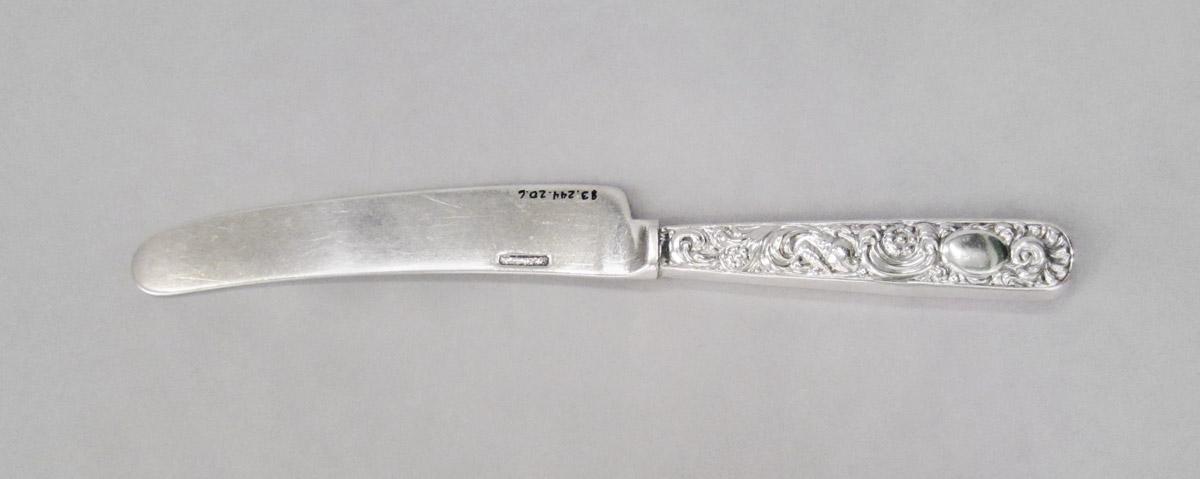 1983.0244.020.006 Knife, underside