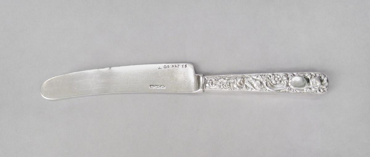 1983.0244.020.007 Knife, underside