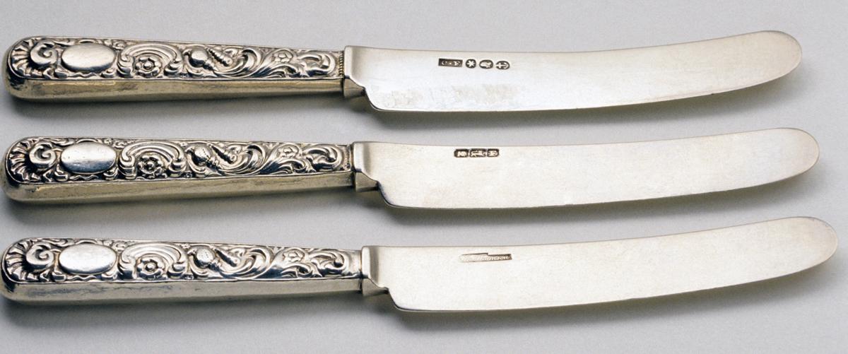 1983.0244.020.004, 1983.0244.020.008, 1983.0244.020.007 Knife, view 1