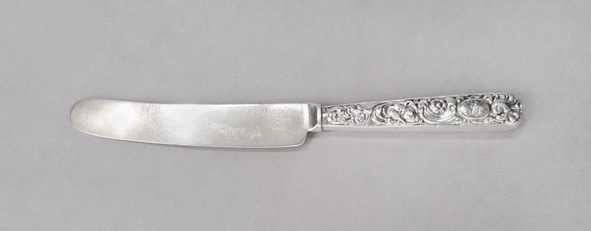 1983.0244.020.008 Knife, upper surface