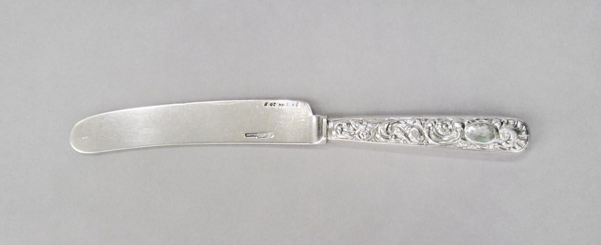 1983.0244.020.008 Knife, underside