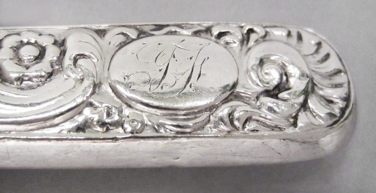 1983.0244.020.008 Knife, engraving