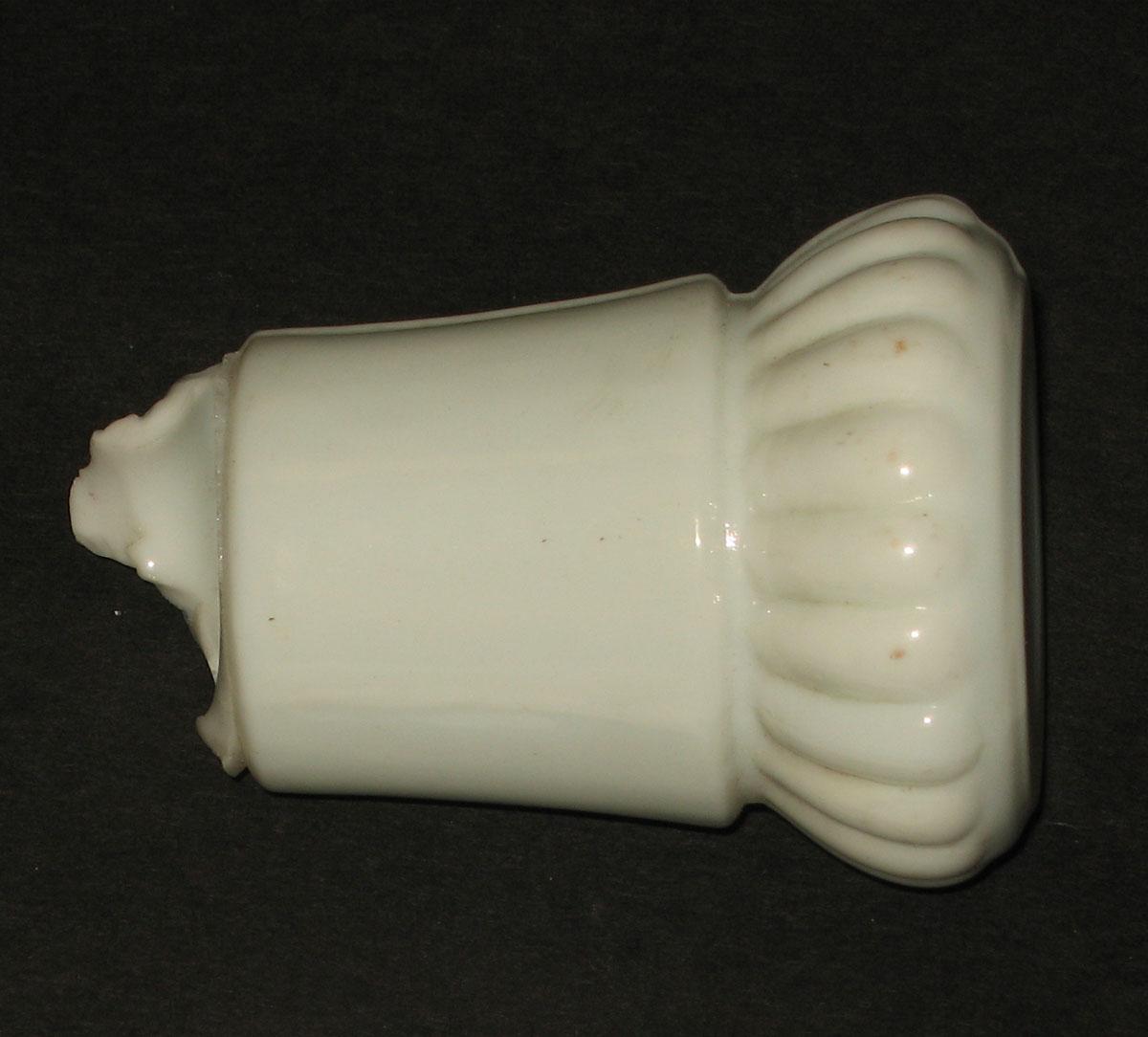 1958.0002.006.032 Glass fragment