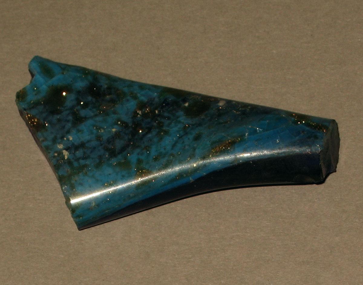 1958.0002.006.033 Glass fragment
