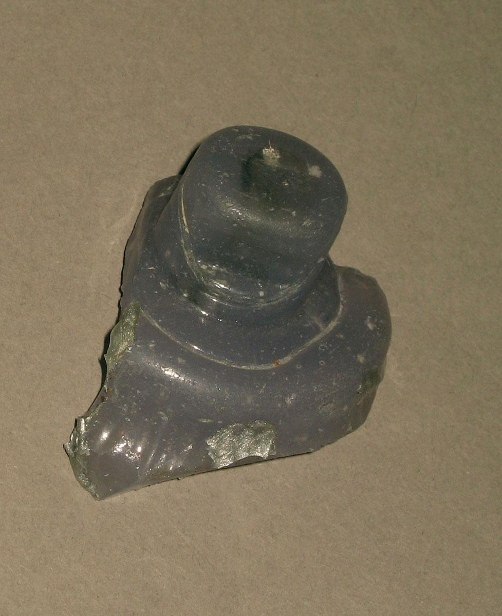 1958.0002.006.046 Glass fragment