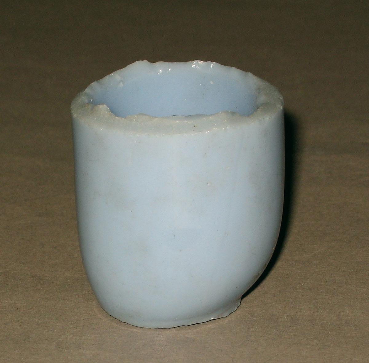 1958.0002.006.053 Glass fragment