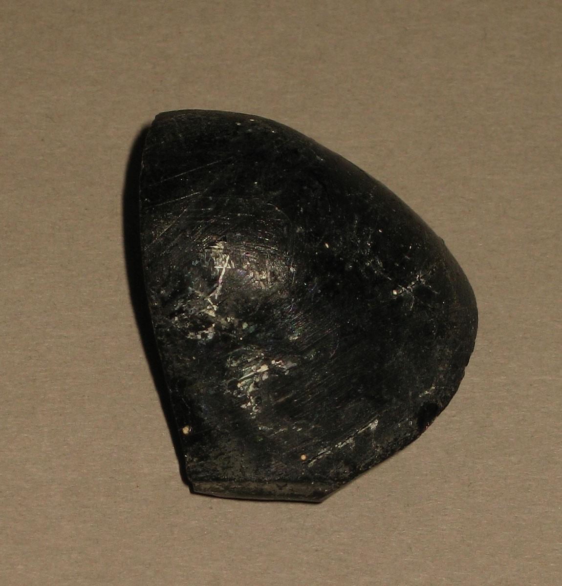 1958.0002.006.063 Glass fragment