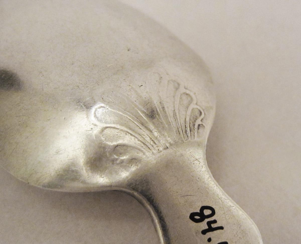1984.0005.222.003 Spoon, drop decoration