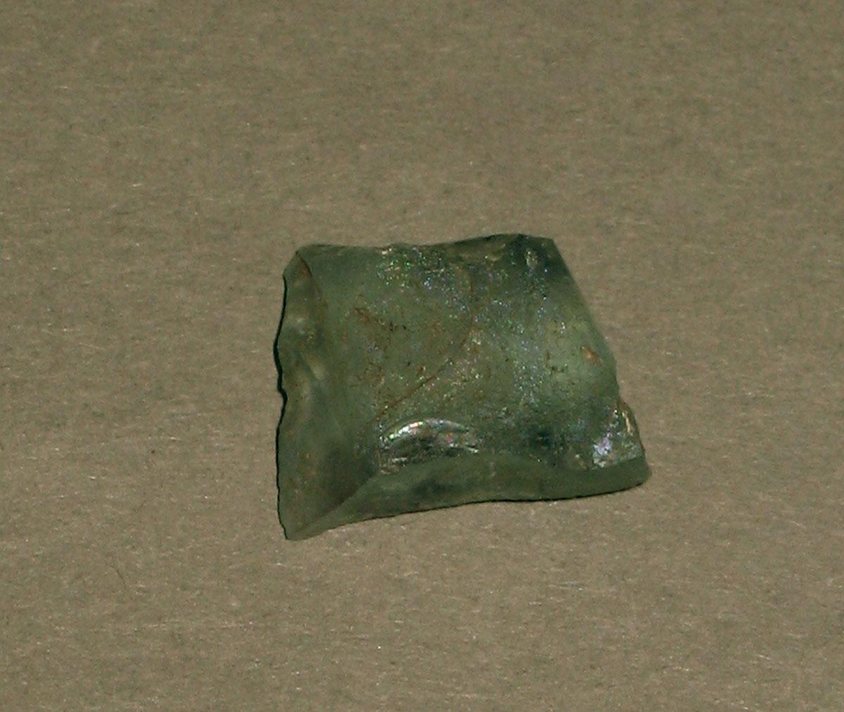 1958.0002.006.109 Glass fragment