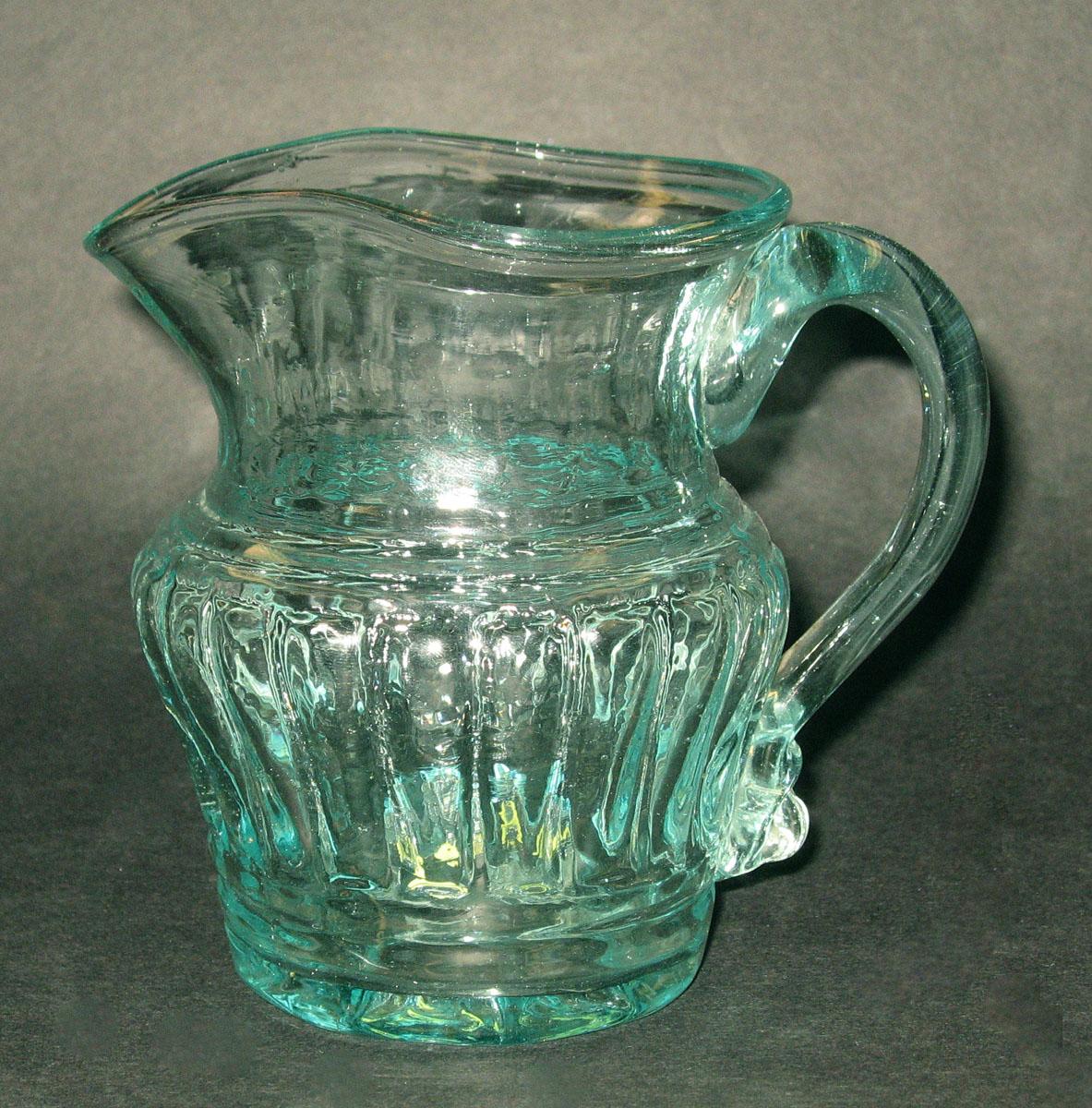 1958.0004.004 Glass jug