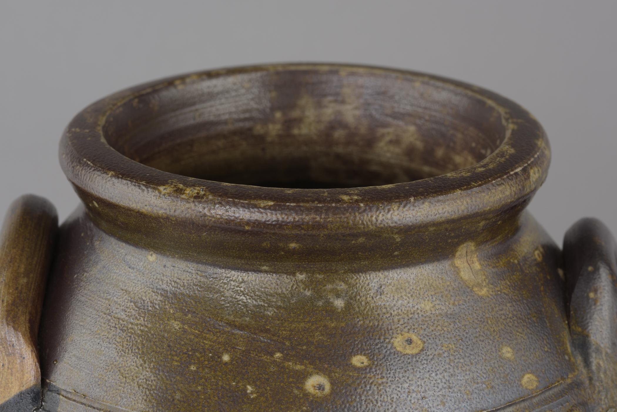 1958.0007.002 A Jar, detail 1