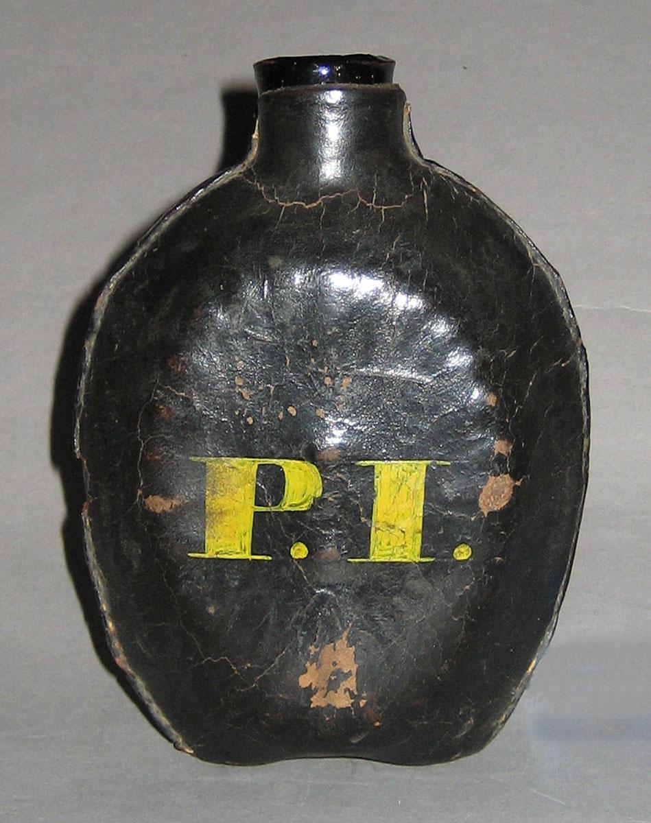 1984.0049 (cover) Case for Flask
