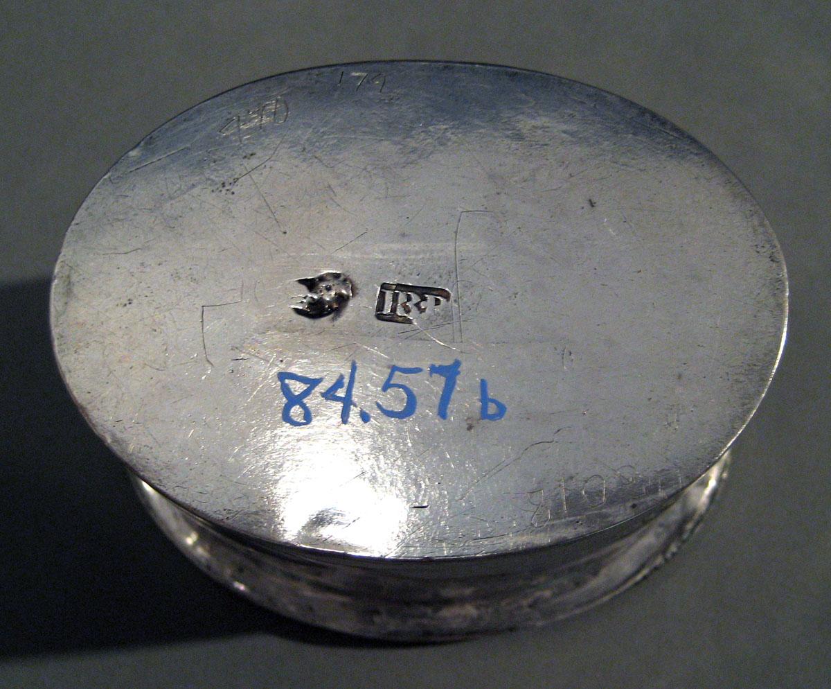 1984.0057 B, C Silver Spirit Lamp underside