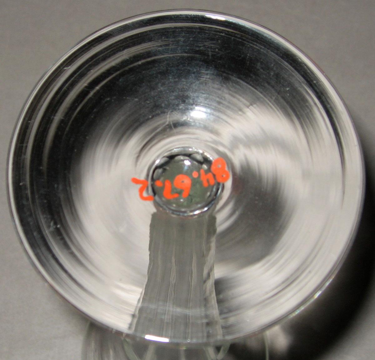 1984.0067.002 Glass wineglass (underside)