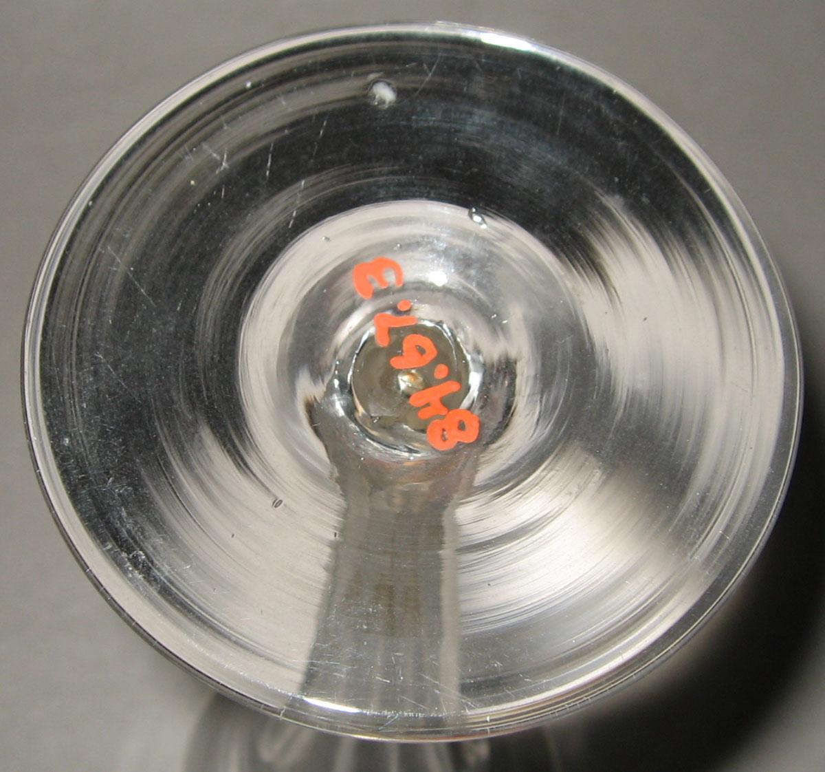 1984.0067.003 Glass wineglass (underside)