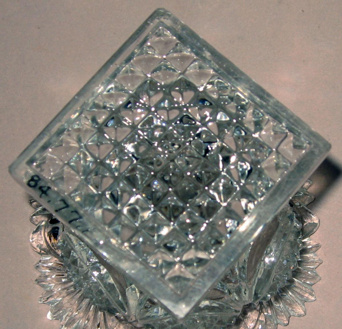 1984.0077.001 Glass salt dish (underside)