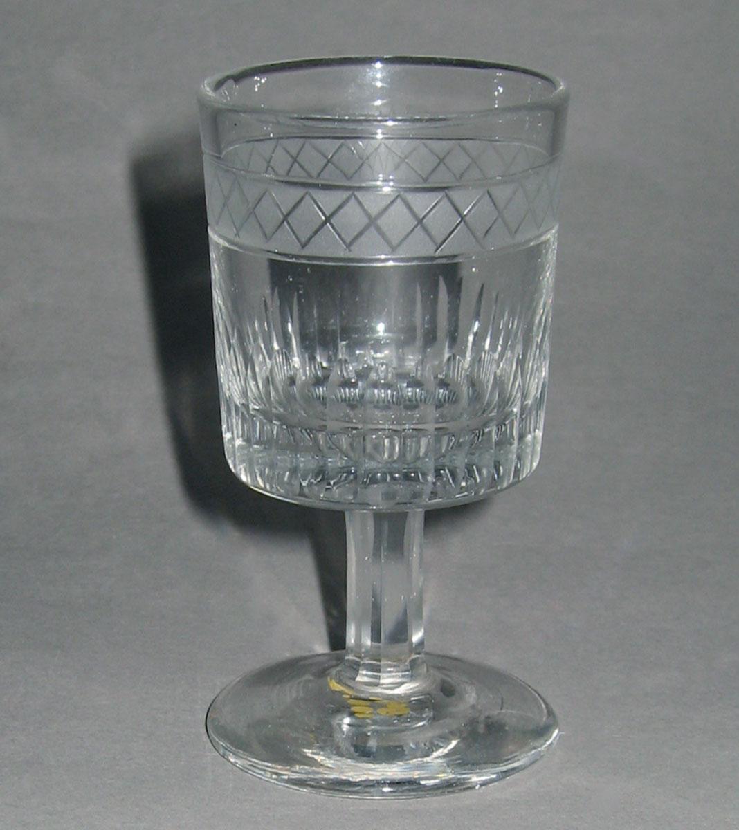 1984.0100.002 Glass cordial glass