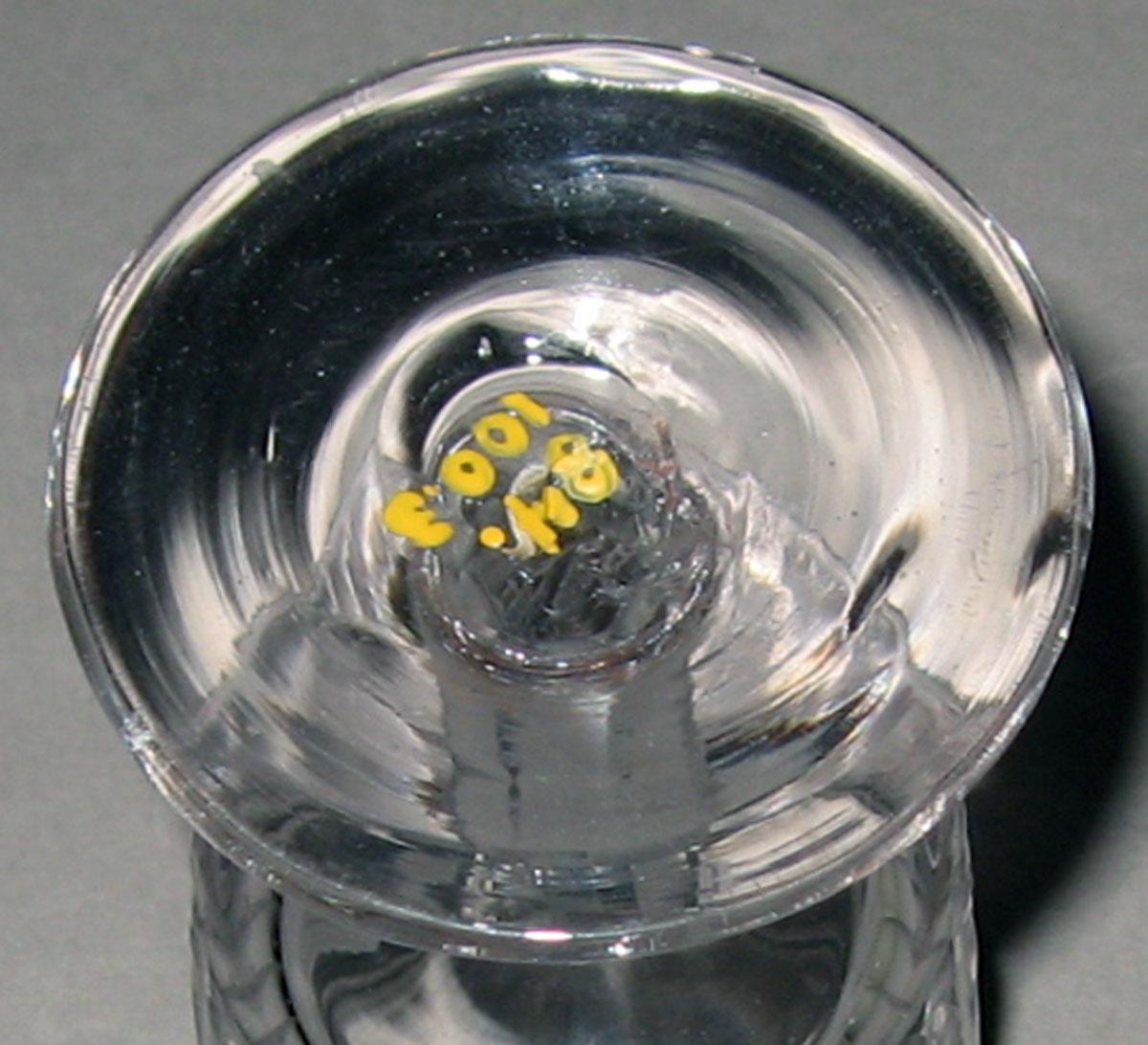 1984.0100.003 Glass cordial glass (underside)