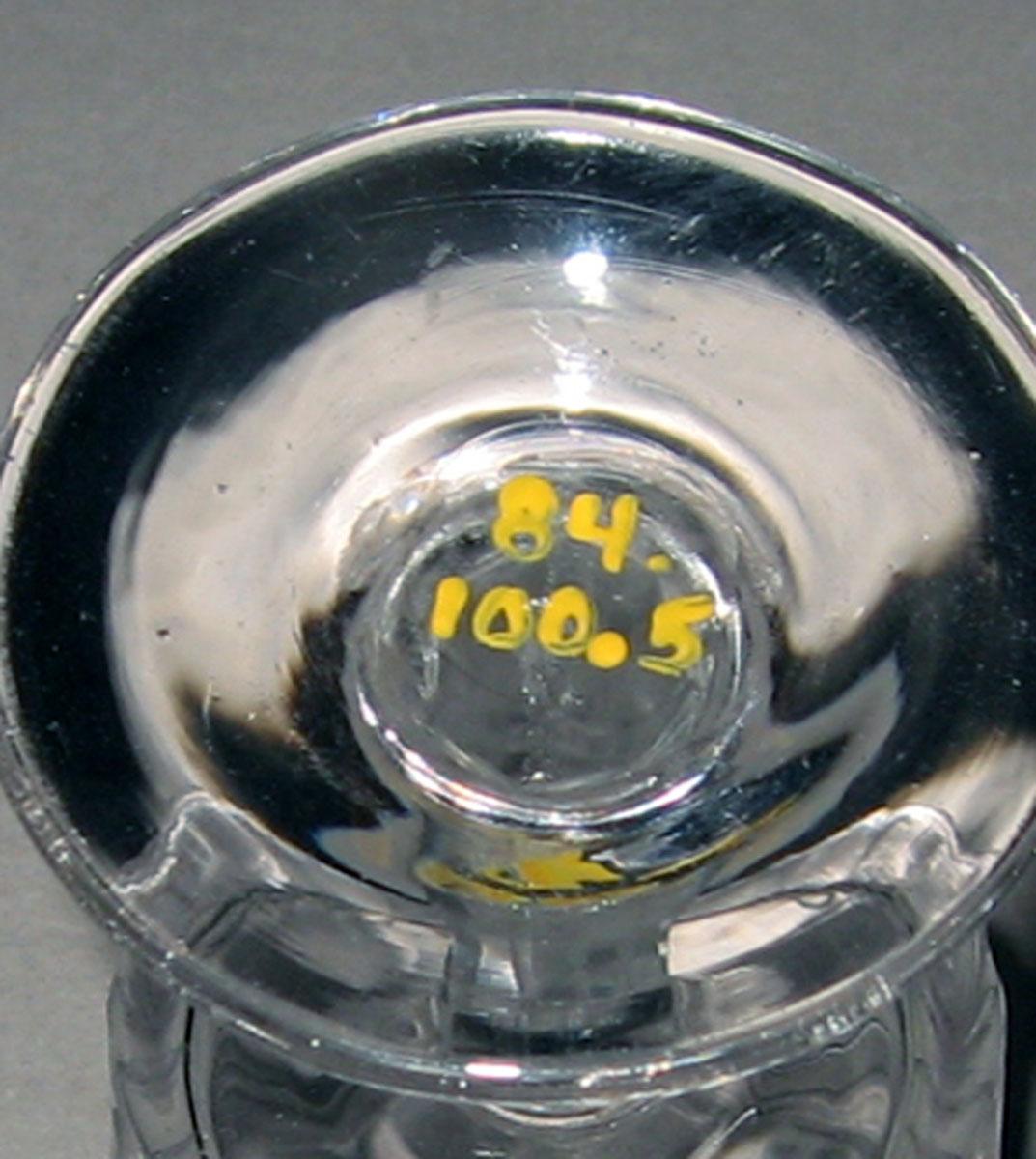 1984.0100.005 Colorless glass cordial glass (underside)