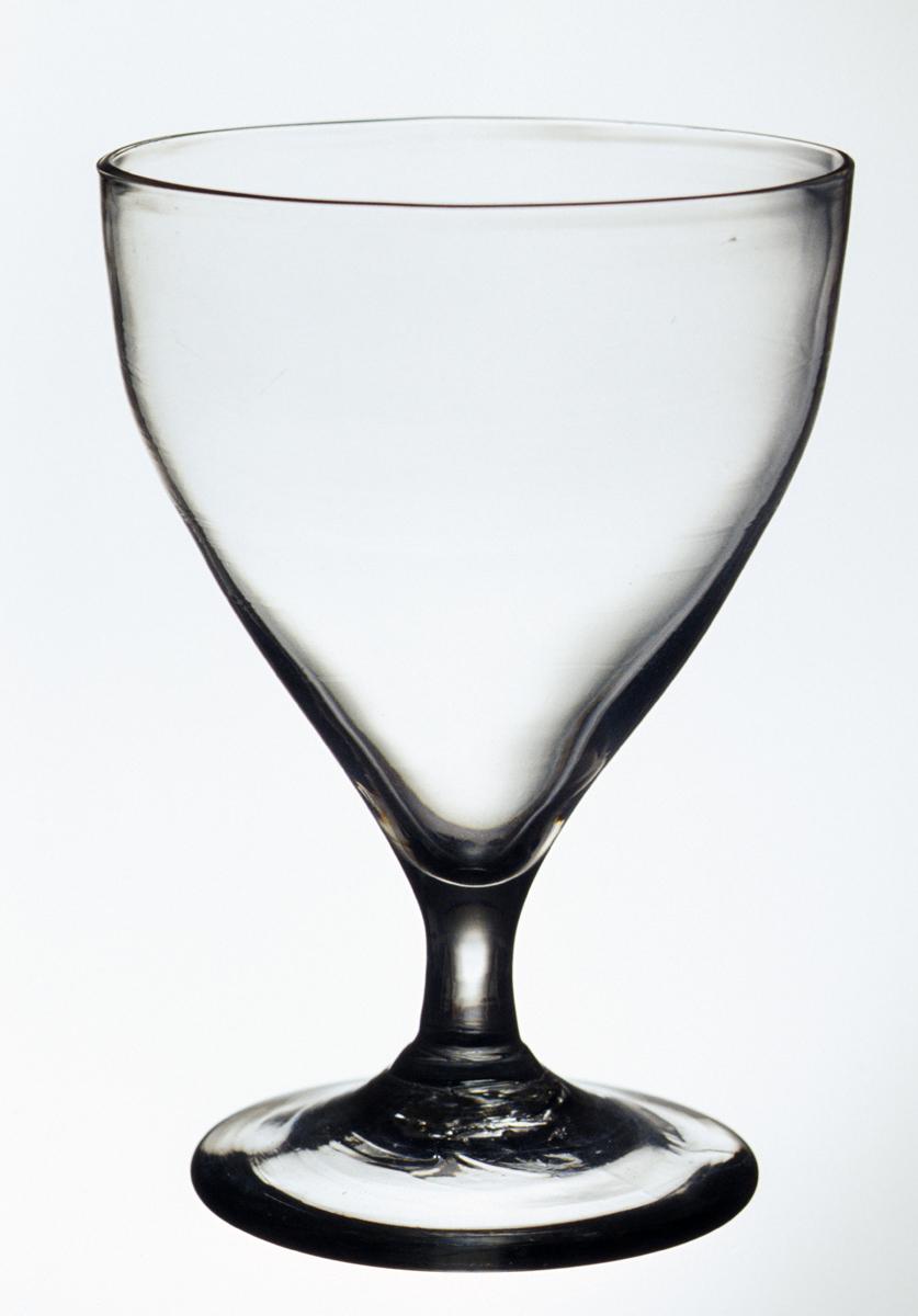 1984.0102 Colorless glass goblet