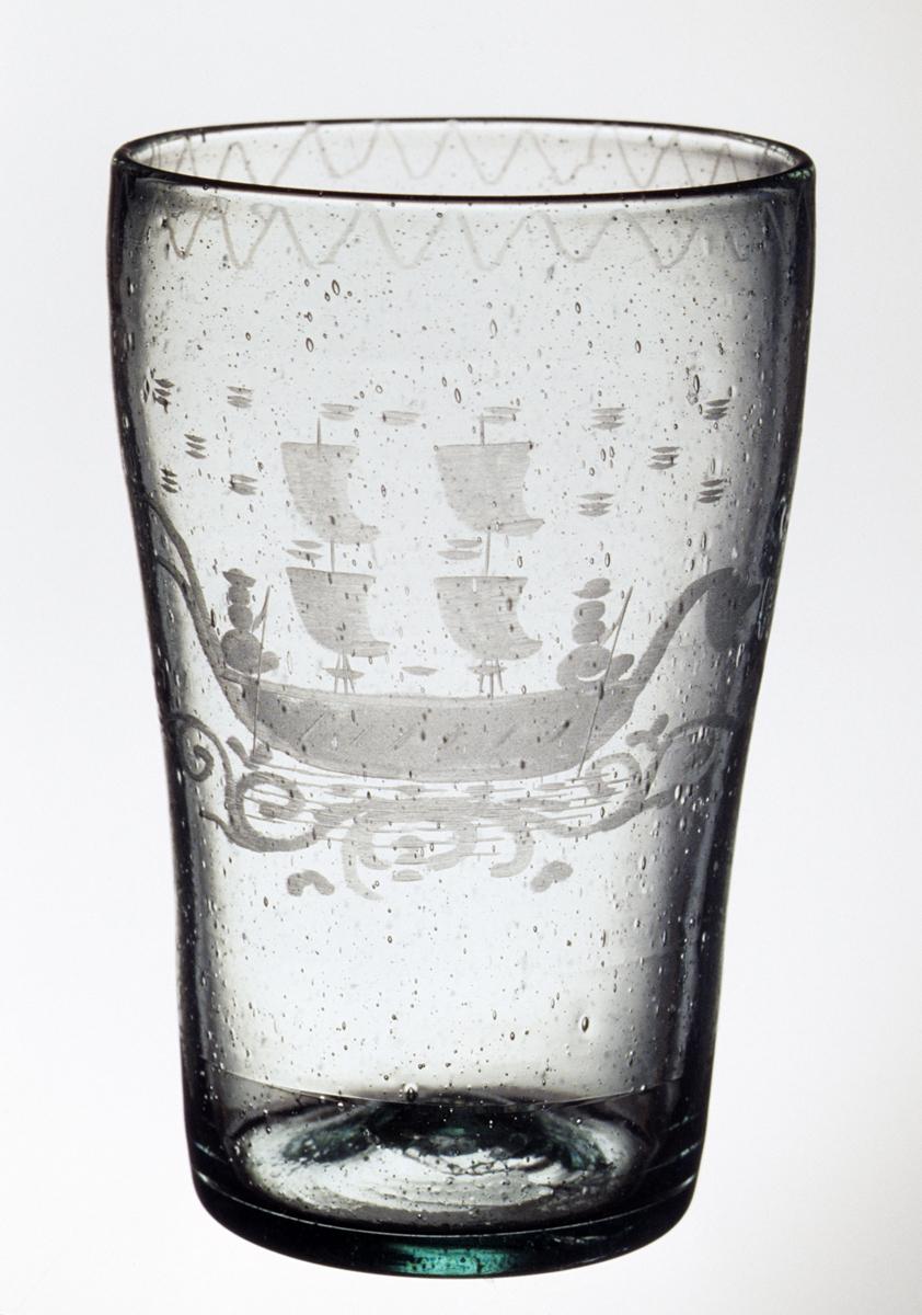 1984.0104 Glass