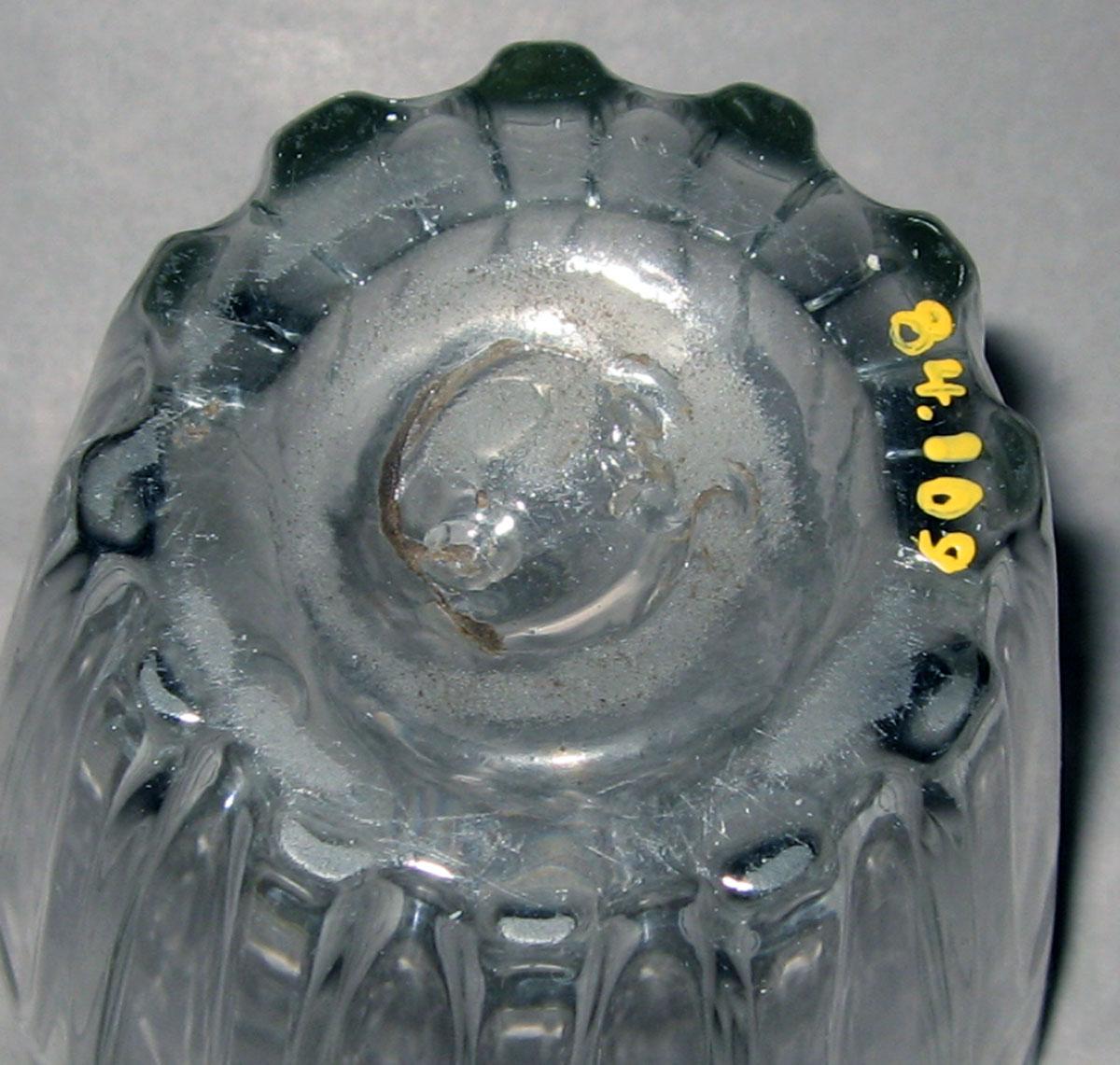 1984.0109 Glass tumbler (underside)