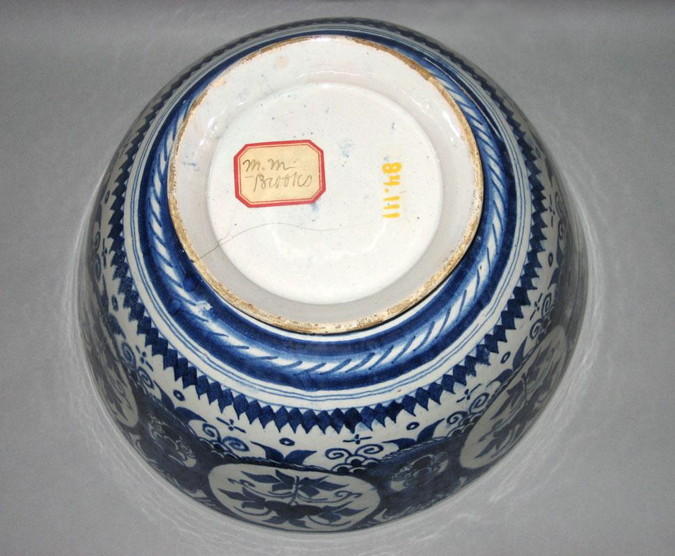 1984.0111 Bowl underside