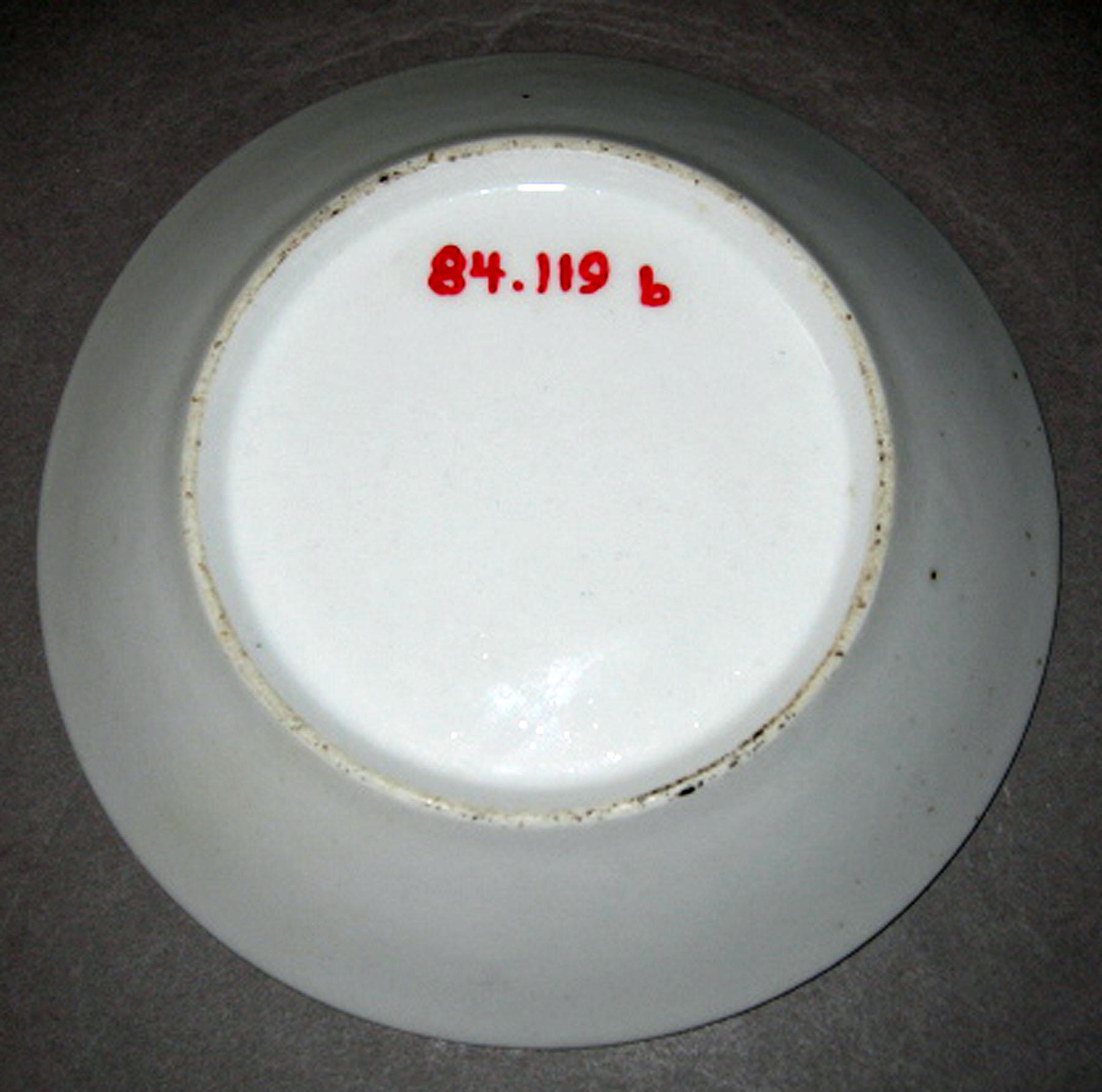 1984.0119 B Porcelain saucer (underside)