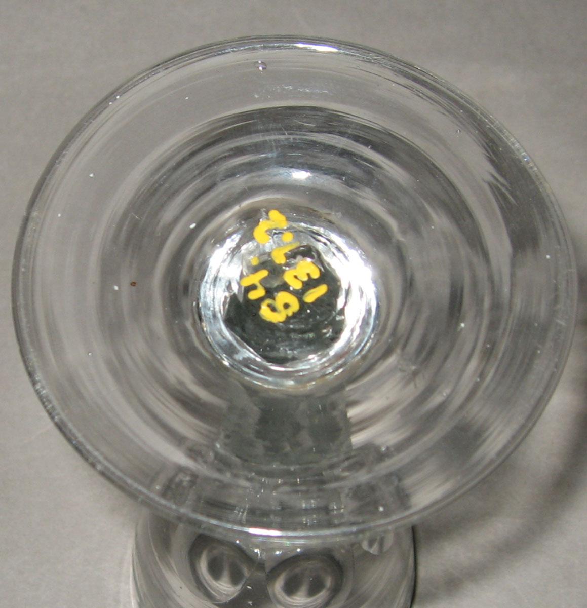 1984.0137.002 Glass wineglass (underside)