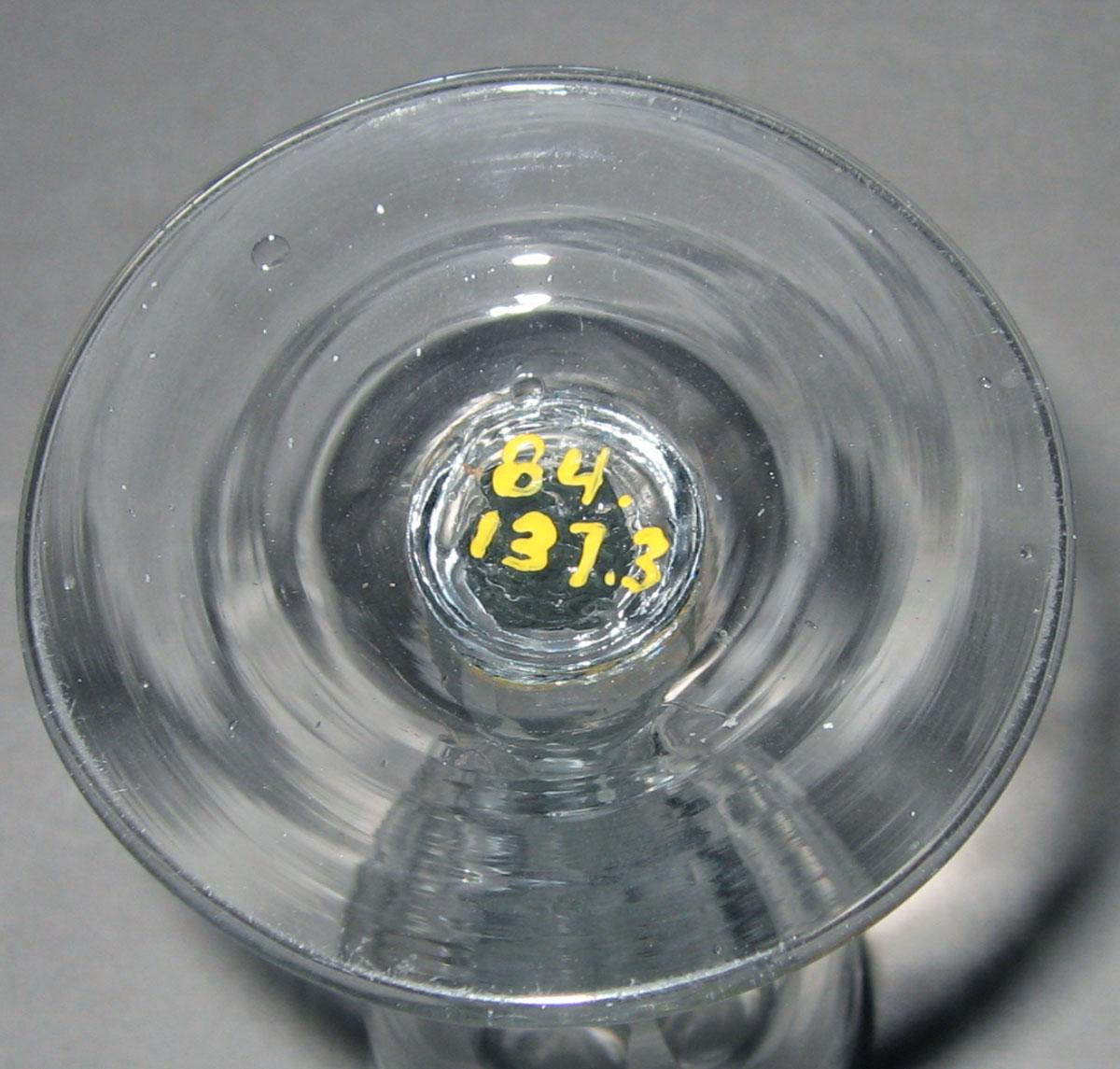 1984.0137.003 Glass wineglass (underside)
