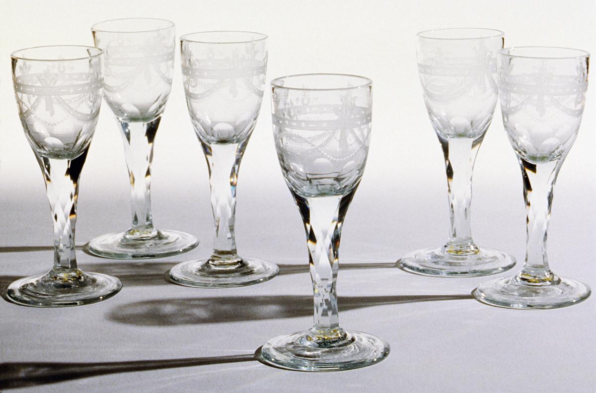 1984.0137.001-6 Glass Grouping