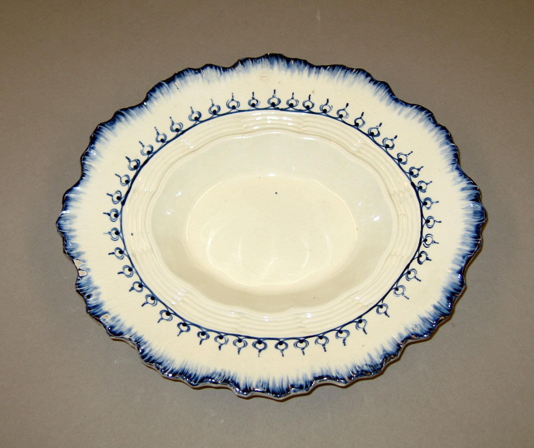 1984.0138 Pearlware stand