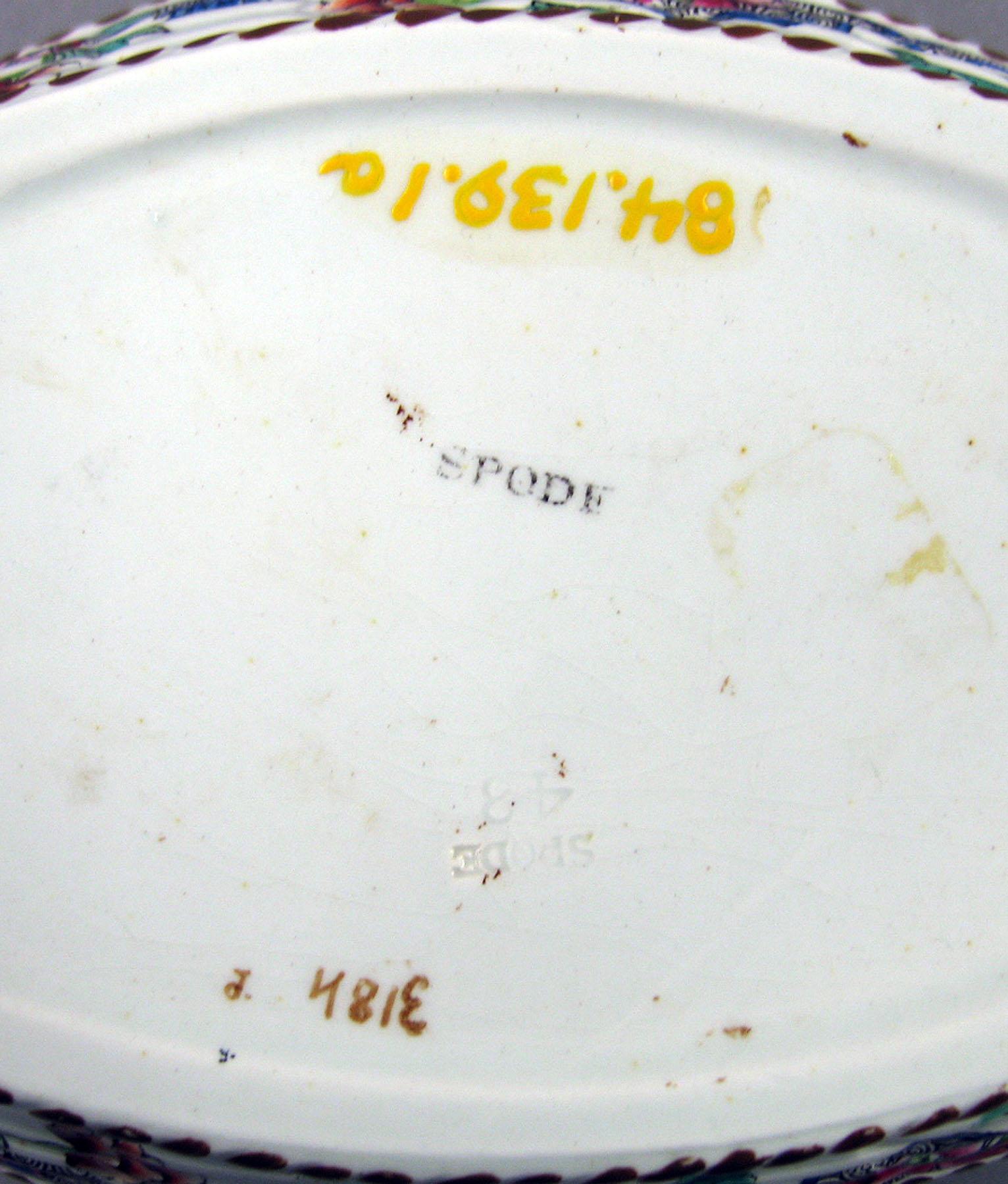 1984.0139.001 A Pearlware basket (mark)